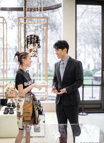 窦骁老婆爆料视频,揭秘明星夫妻背后的真实生活